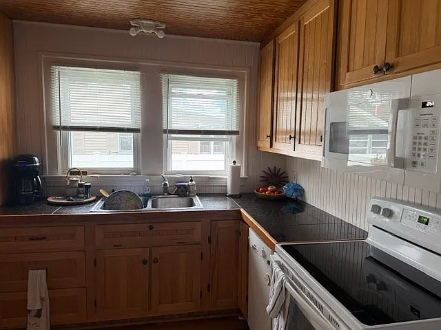 2 bed, 1.0 bath, 528 sqft, $2,500 — Photo 4