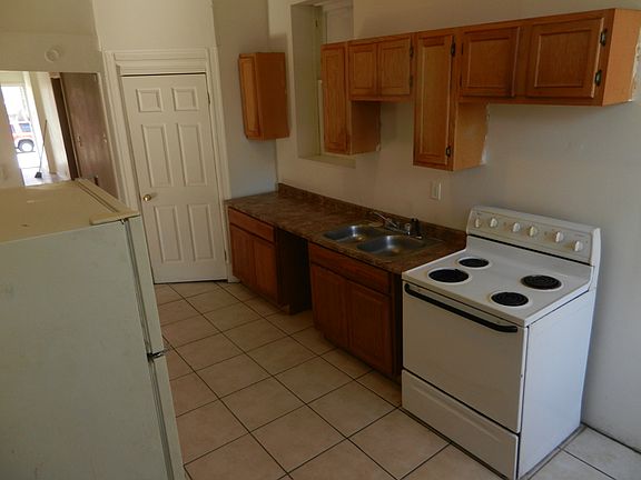 4th image of 3919 Labadie Ave