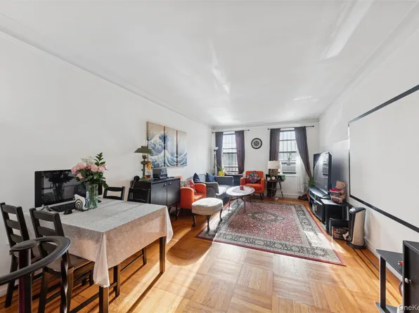 303 E 37th Street #1F, New York (Manhattan), NY 10016