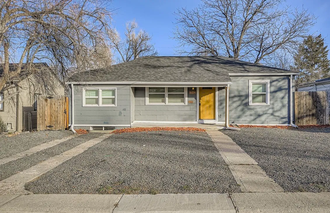 6 bed, 2077 sqft, $700 — Photo 1