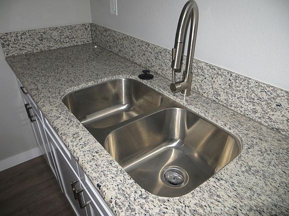 4th image of 15766 Sequoia St APT 7
