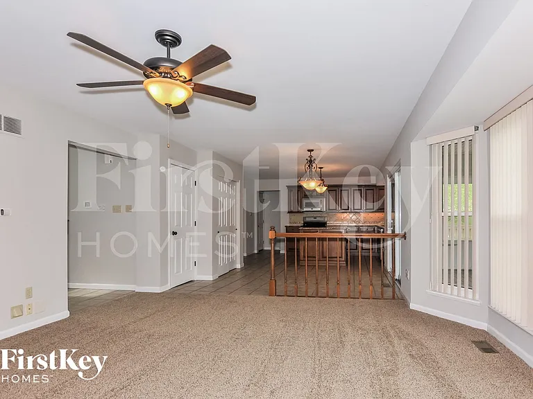 338 Forest Grove Ct — Photo 4