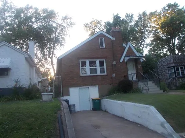 3019 Capehart Dr, Saint Louis, MO 63121