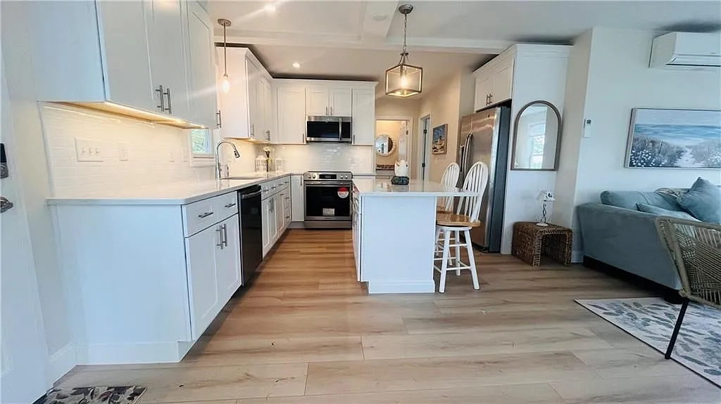 1 bed, 1.0 bath, 947 sqft, $3,000 — Photo 4