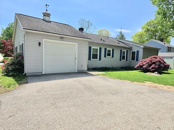 17 Cedar St, Southbridge, MA 01550