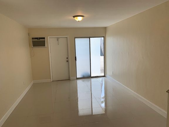 2nd image of 1511 NE 117th St APT 4