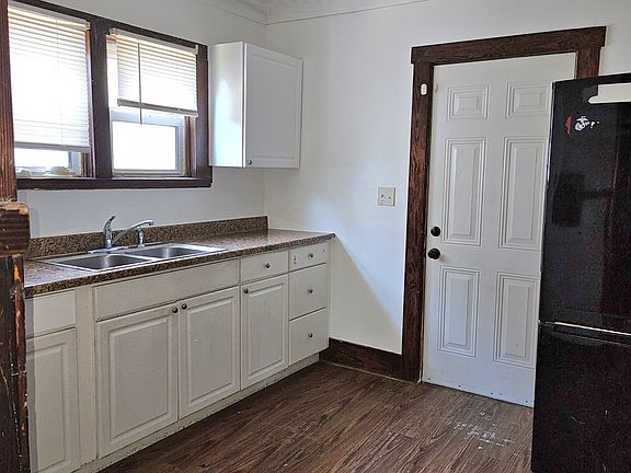 3rd image of 103 Northwood Ave