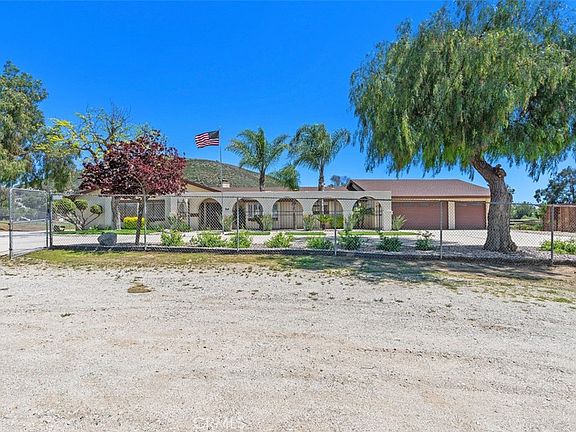 3rd image of 37790 Los Alamos Rd