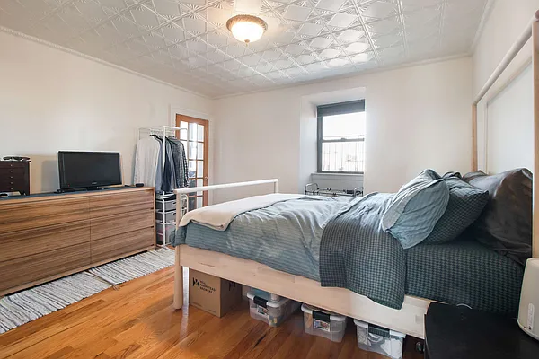 Rented by Twyford Real Estate | media 16