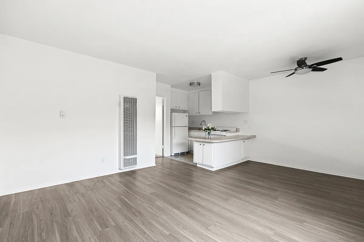 Building Photo - Encino Verde