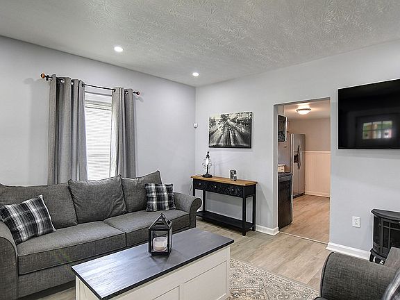 5th image of 520 Nordale Ave