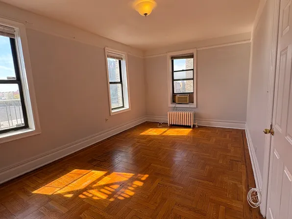 50-05 43rd Avenue image 17 of 19