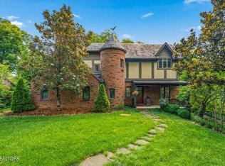 516 Scenic Dr, Knoxville, TN 37919