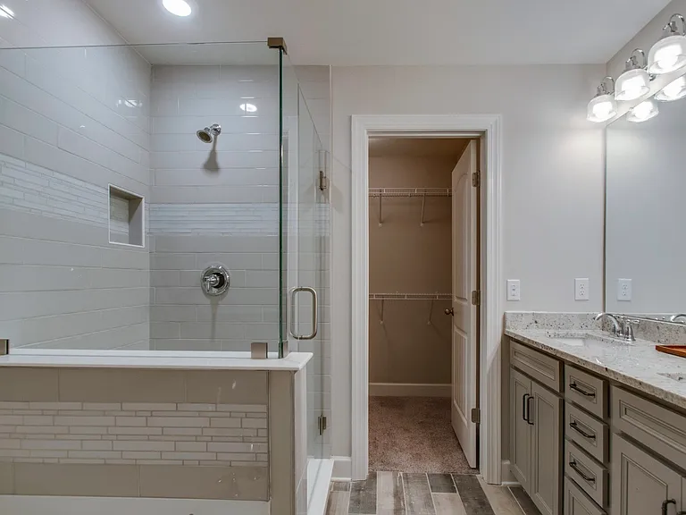 111 Brighton Ln — Photo 13