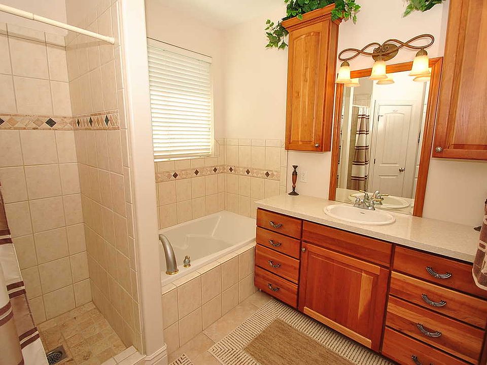 Master Bathroom 2nd View