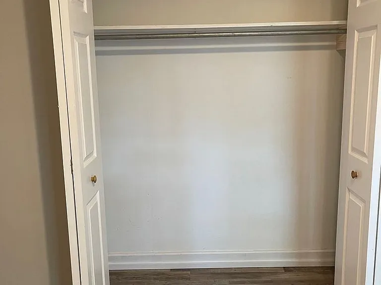 4615 Gladstone Dr — Photo 13
