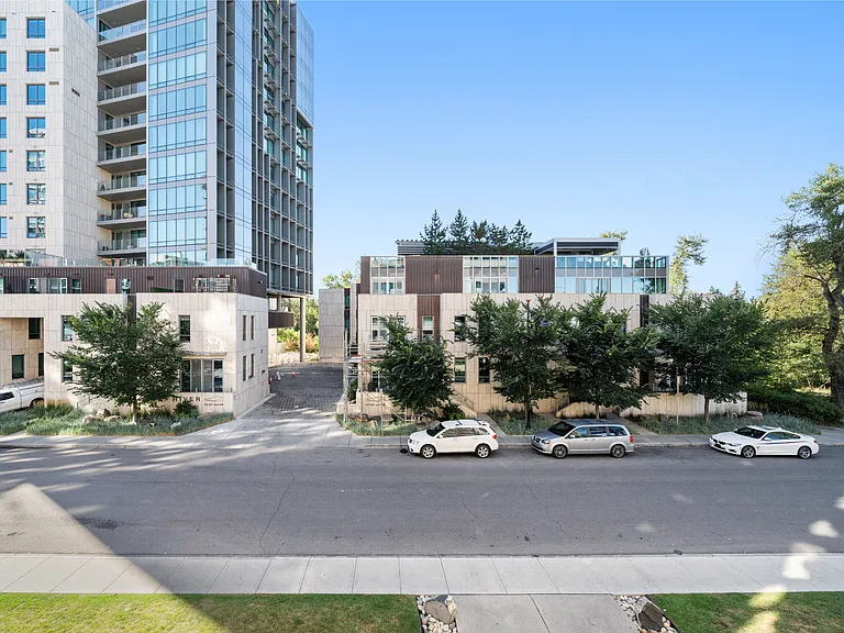 130 26th Ave SW — Photo 32