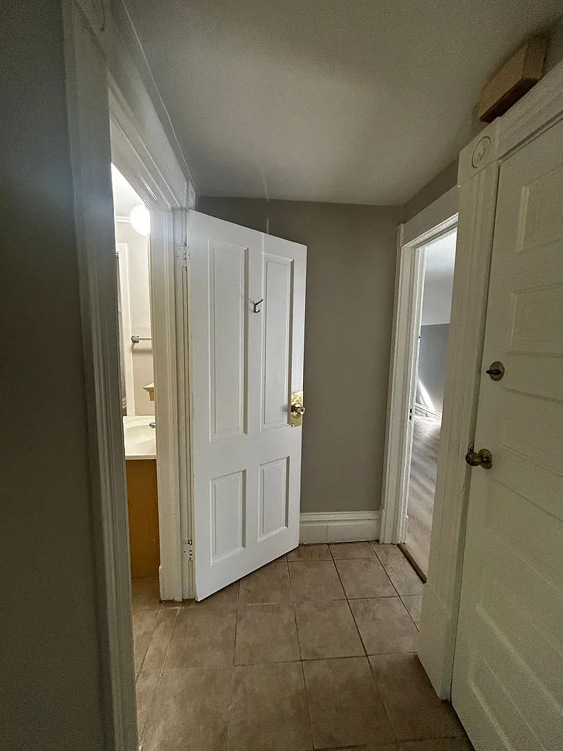 1206 E 3rd Street — Photo 3