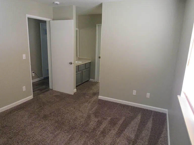 309 W 22nd Ave — Photo 25