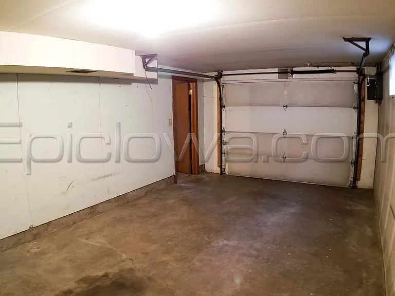 2910 Johnson Ave NW — Photo 9