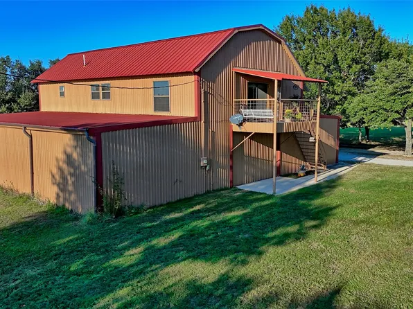 712 E Front St, Sunset, TX 76270
