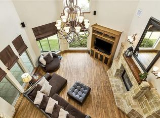 8 Wiltshire Ct, Heath, TX 75032