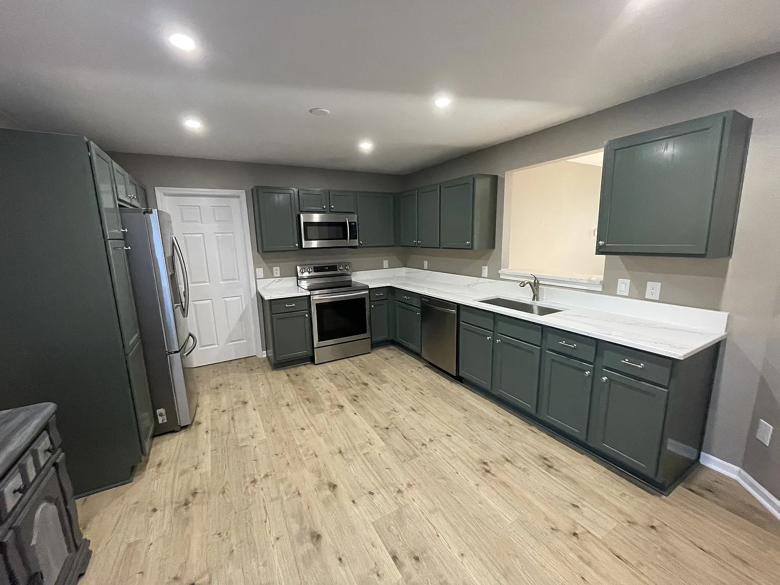 3 bed, 1576 sqft, $1,850 — Photo 3
