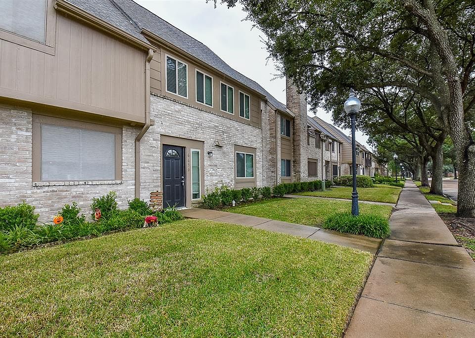 1st image of 6650 Montauk Dr #1