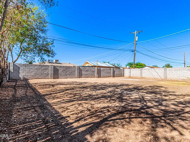 1238 E Vine Ave — Photo 30