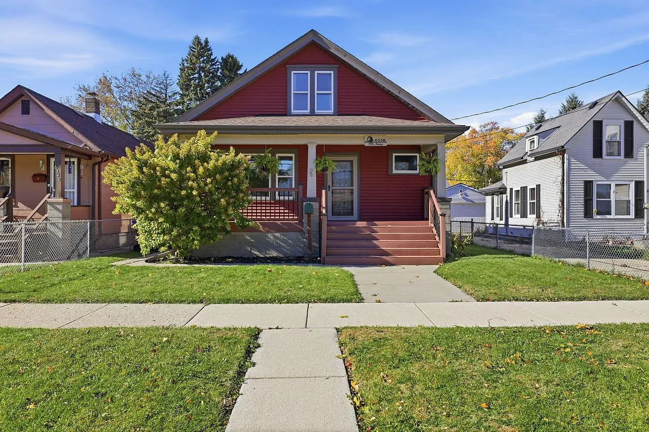 6338 28th AVENUE photo 1
