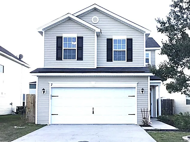 3 bed, 2.5 bath, 1569 sqft, $2,175 — Photo 1