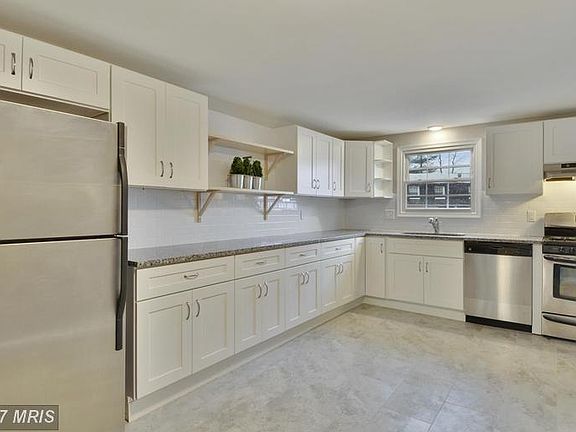 3rd image of 3313 Tidewater Ct #C-14