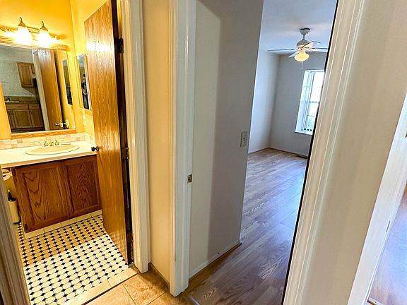 5th image of 54 S Broadway St APT 14