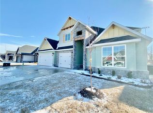 1061 Red Maple St, Centerton, AR 72719