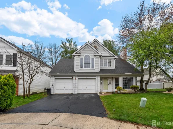 8 Carlisle Ct, Old Bridge, NJ 08857