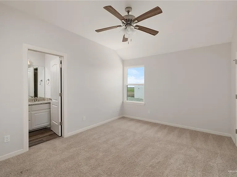 4628 Estancia Pkwy — Photo 25