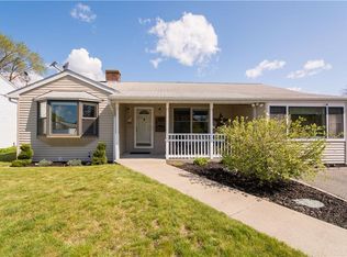 40 Winslow St, Riverside, RI 02915