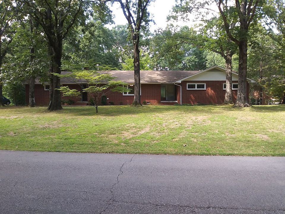 1st image of 203 Hillwood Dr