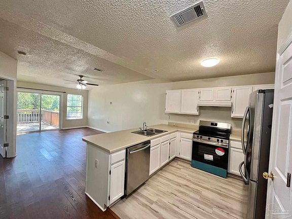 4th image of 2335 Shoal Creek Dr