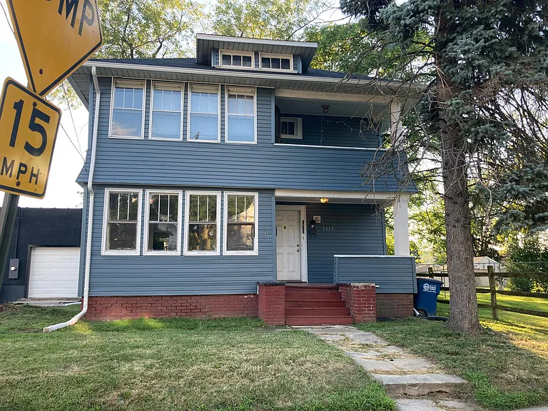 1313 Roosevelt Ave — Photo 12