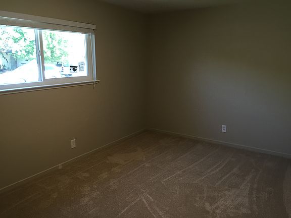 4th image of 2560 Atlas Ave