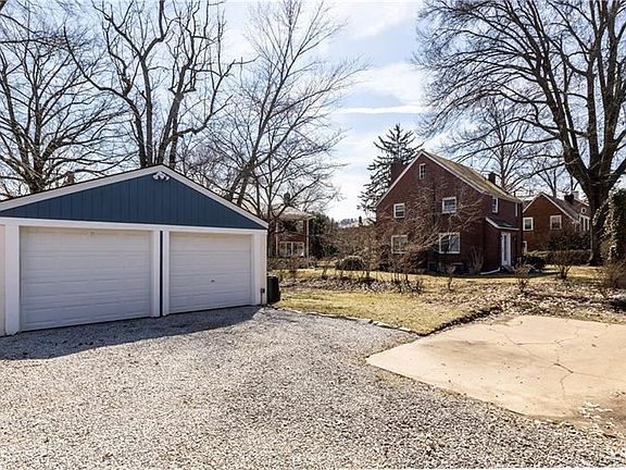 3rd image of 216 Orchard Ln #218