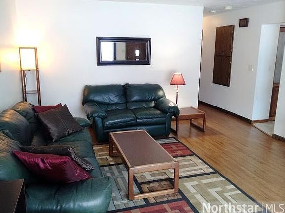 4th image of 2355 Burke Ave E