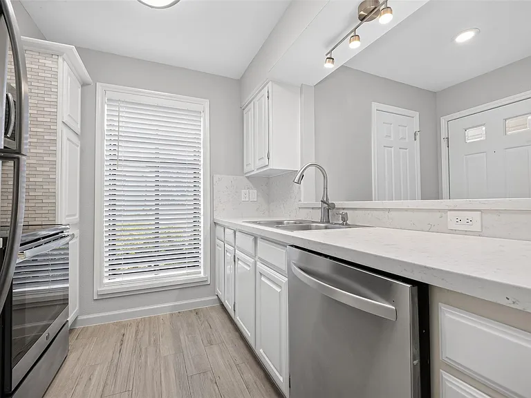 1311 Antoine Dr #195 — Photo 10