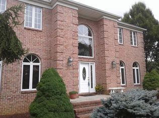 32 Steeple Chase Rd, Millstone Township, NJ 08535