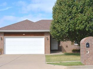 5437 W Butternut Dr, Springfield, MO 65802