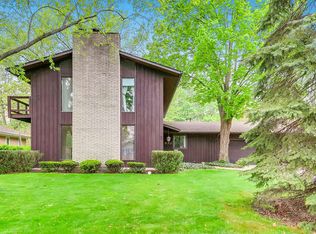 910 Ruth Dr, Elgin, IL 60123