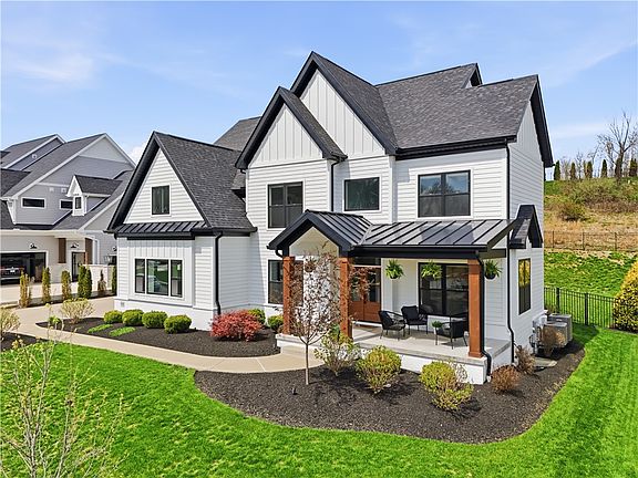 3rd image of 121 Birch Dr