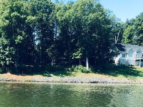 46 Pinnacle Point Cir, Union Hall, VA 24176