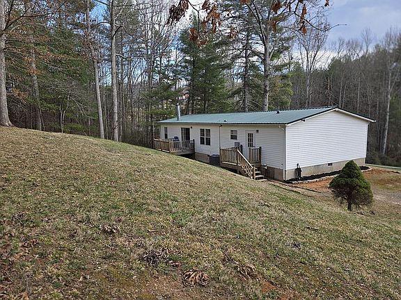 3rd image of 126 Sweet Clover Ln
